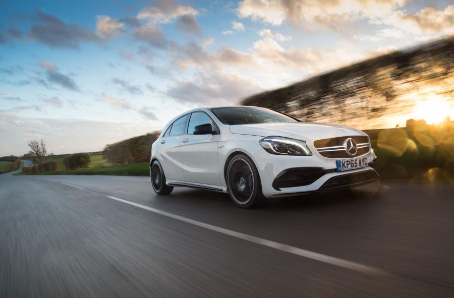  Mercedes-AMG A45 4Matic 2015 года  (UK) (фото 2 из 17)